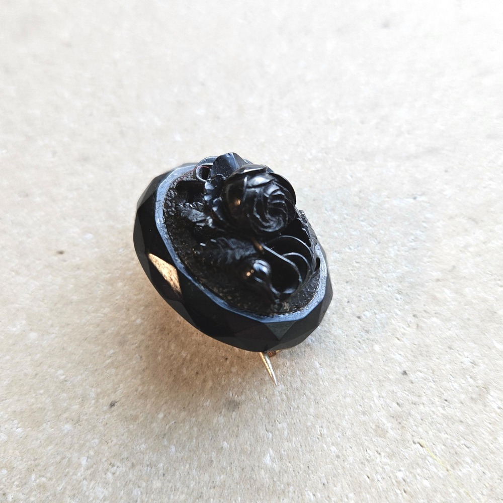 Antique Black Carved Rose Mourning Brooch Victorian Faceted Jet Oval Pin - Picture 3 of 5